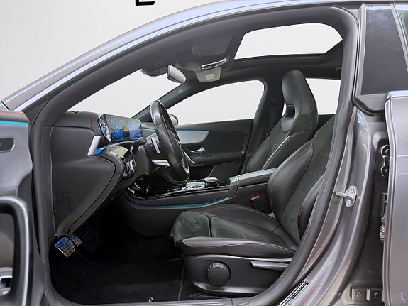 Mercedes-Benz CLA220 13 of 19