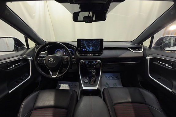 Toyota RAV4 Plug-in Hybrid 16 of 25