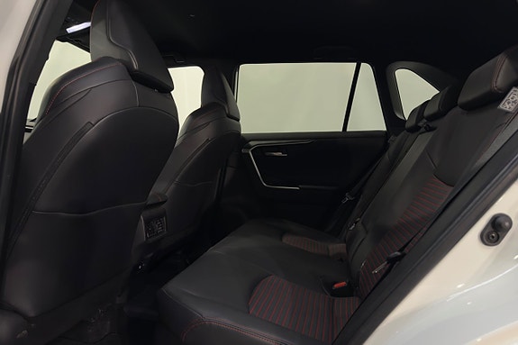 Toyota RAV4 Plug-in Hybrid 23 of 25
