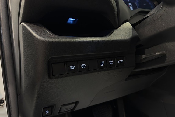 Toyota RAV4 Plug-in Hybrid 12 of 25