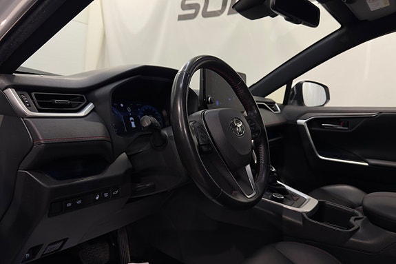 Toyota RAV4 Plug-in Hybrid 11 of 25