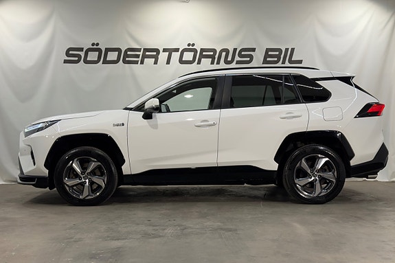 Toyota RAV4 Plug-in Hybrid 4 of 25