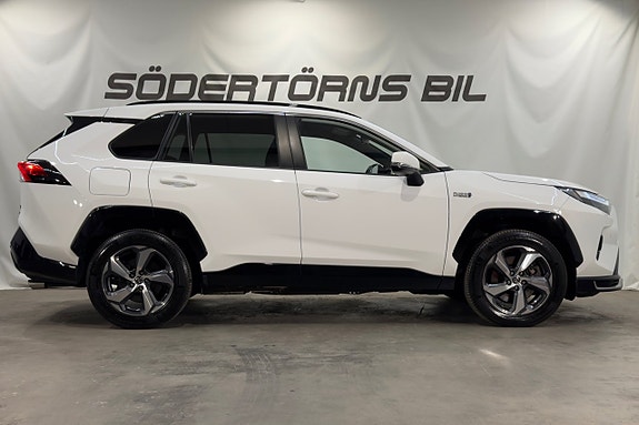 Toyota RAV4 Plug-in Hybrid 6 of 25