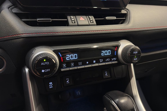 Toyota RAV4 Plug-in Hybrid 20 of 25