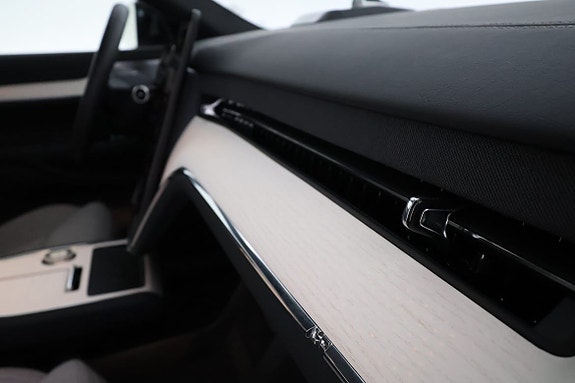 Volvo EX90 18 of 26