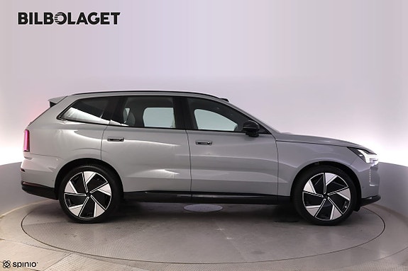 Volvo EX90 2 of 26