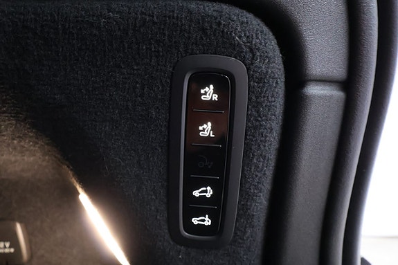 Volvo EX90 12 of 26