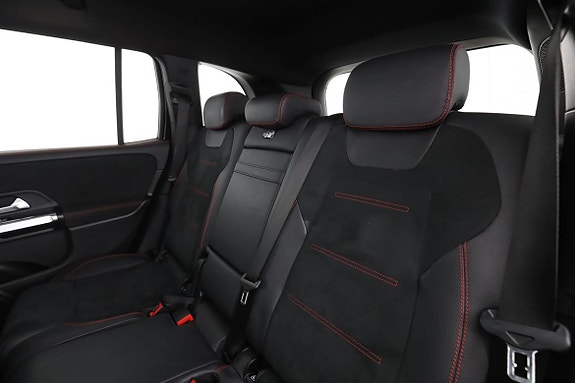 Mercedes-Benz GLB220 d 15 of 30