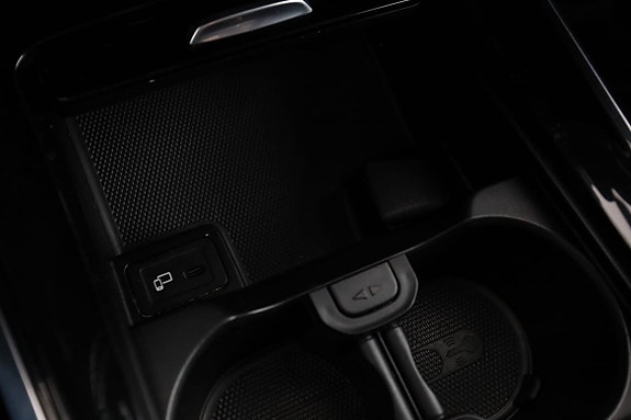 Mercedes-Benz GLB220 d 26 of 30