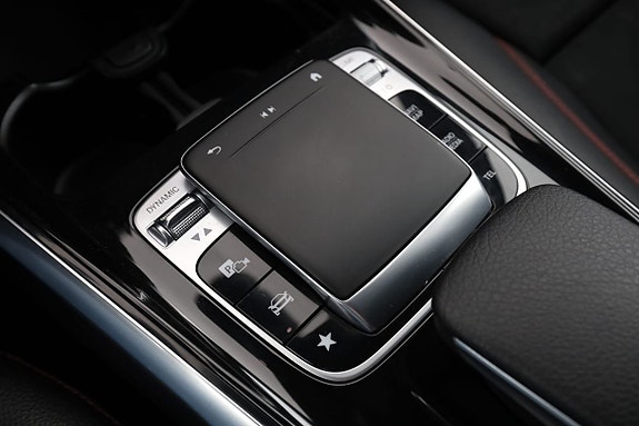 Mercedes-Benz GLB220 d 28 of 30
