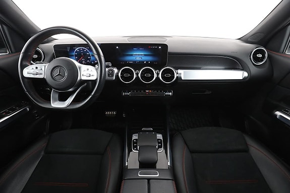 Mercedes-Benz GLB220 d 13 of 30
