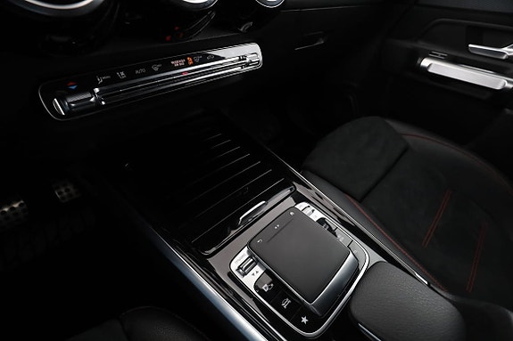 Mercedes-Benz GLB220 d 24 of 30