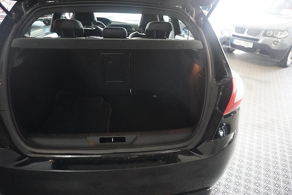 Peugeot 308 5 of 7