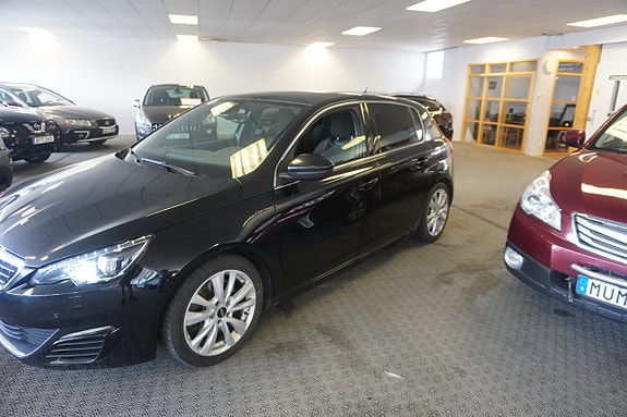 Peugeot 308 2 of 7