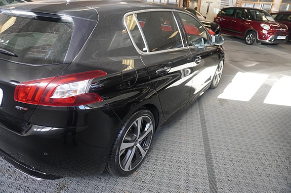 Peugeot 308 7 of 8