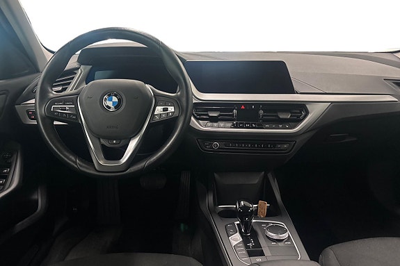 BMW 118i 8 of 18