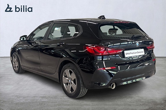 BMW 118i 2 of 18