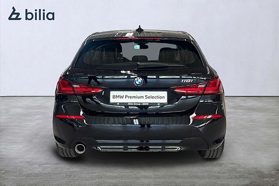 BMW 118i 4 of 18