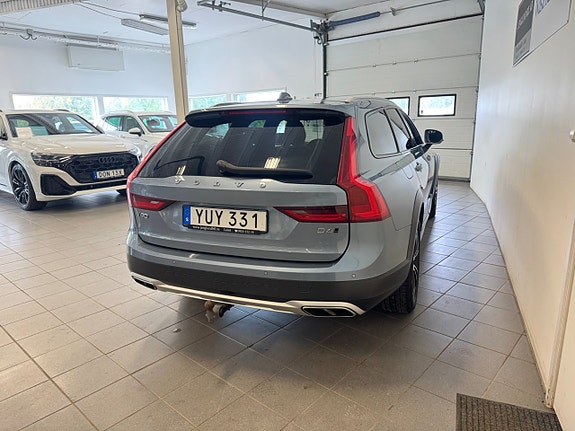 Volvo V90 Cross Country 4 of 18