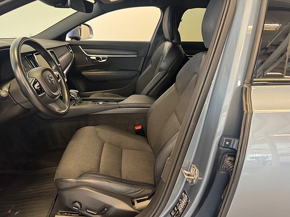 Volvo V90 Cross Country 6 of 18