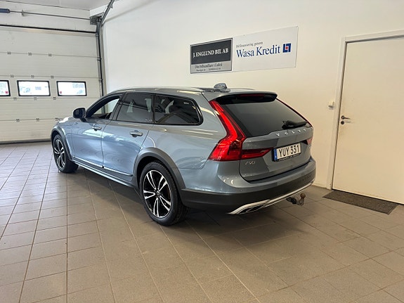 Volvo V90 Cross Country 3 of 18