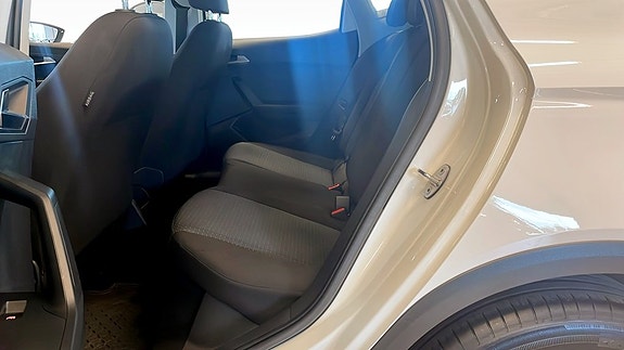 Seat Arona 11 of 12