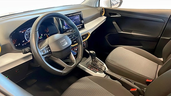 Seat Arona 7 of 12