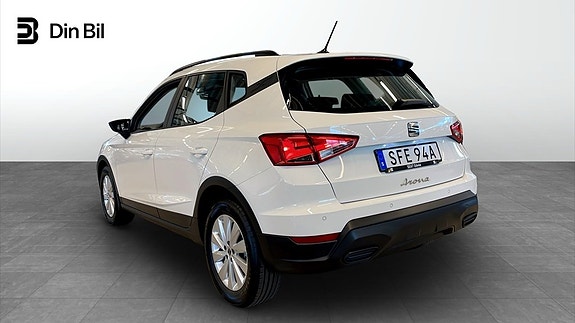 Seat Arona 3 of 12