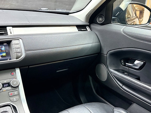 Land Rover Range Rover Evoque 25 of 25