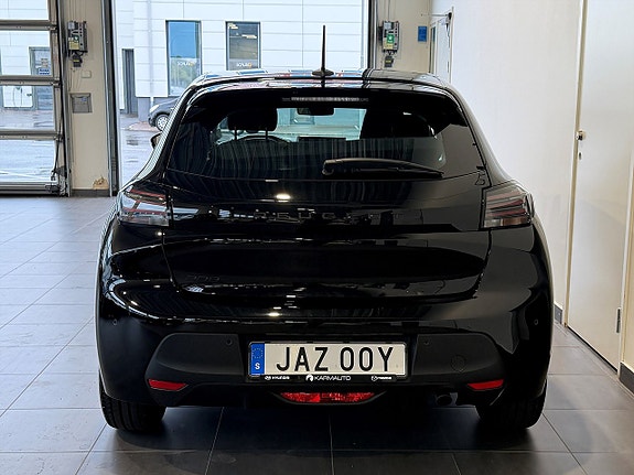 Peugeot 208 3 of 14