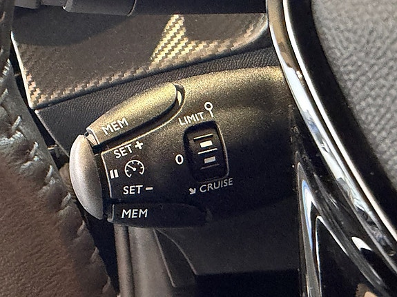 Peugeot 208 11 of 14
