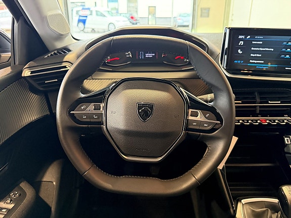 Peugeot 208 9 of 14