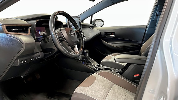 Toyota Corolla 7 of 12