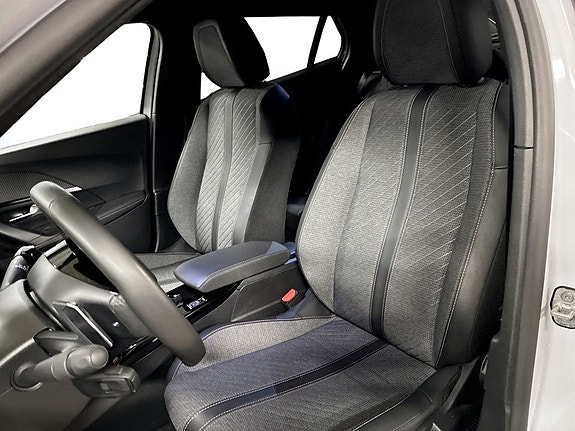Peugeot 2008 4 of 19