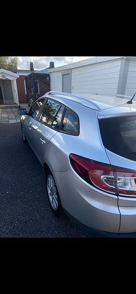 Renault Megane III 3 of 4