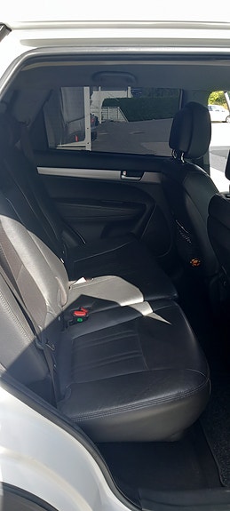 Kia Sorento 6 of 8