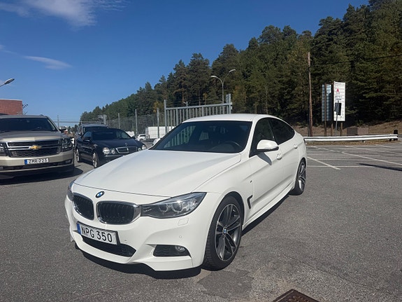 BMW 320d 2 of 17