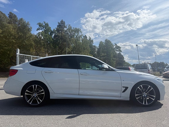 BMW 320d 3 of 17