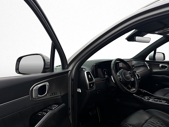 Kia Sorento 14 of 30
