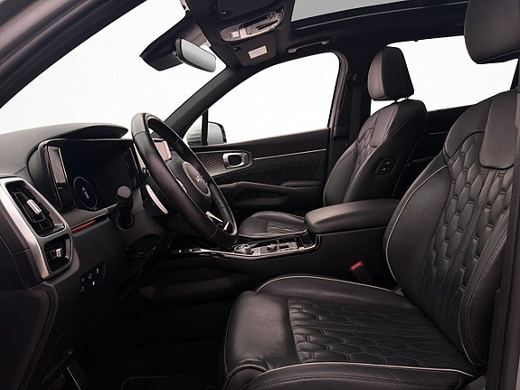 Kia Sorento 15 of 30