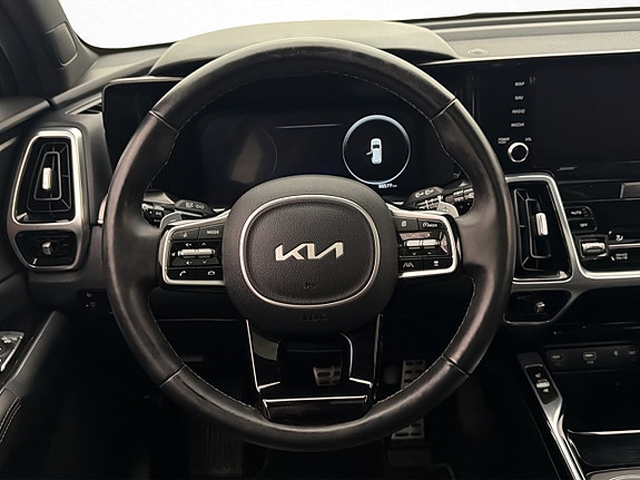 Kia Sorento 18 of 30
