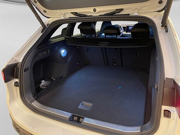 Volkswagen Passat 7 of 16