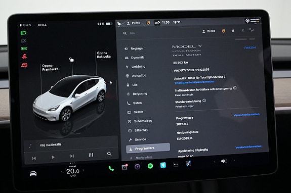Tesla Model Y 14 of 27
