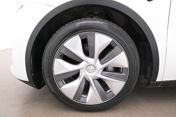 Tesla Model Y 27 of 27