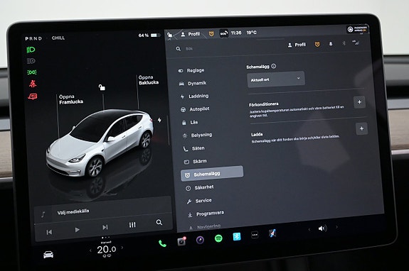 Tesla Model Y 16 of 27