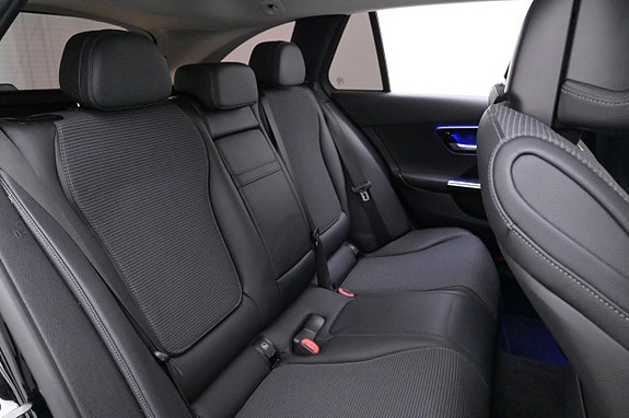 Mercedes-Benz C300 21 of 27