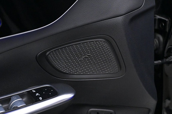 Mercedes-Benz C300 13 of 27