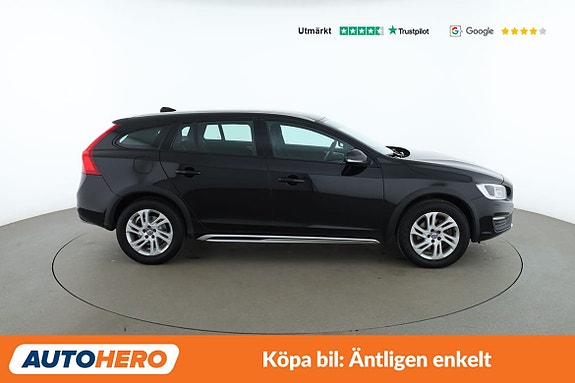 Volvo V60 Cross Country 7 of 30