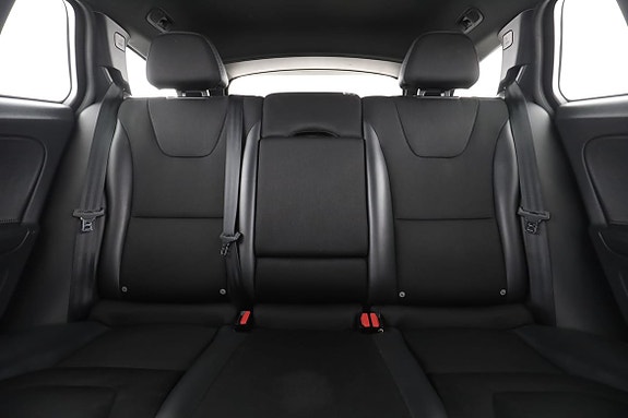 Volvo V60 Cross Country 16 of 30