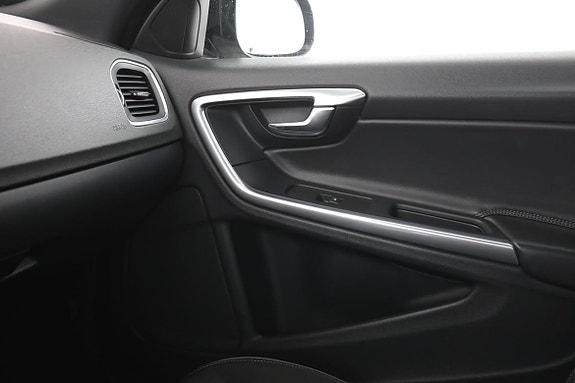 Volvo V60 Cross Country 30 of 30